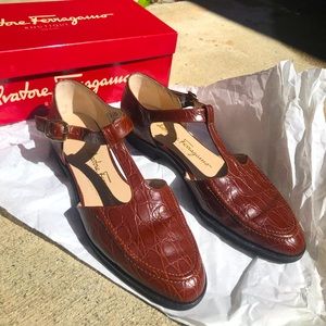 Brand new Salvatore Ferragamo Leather Shoes size 7